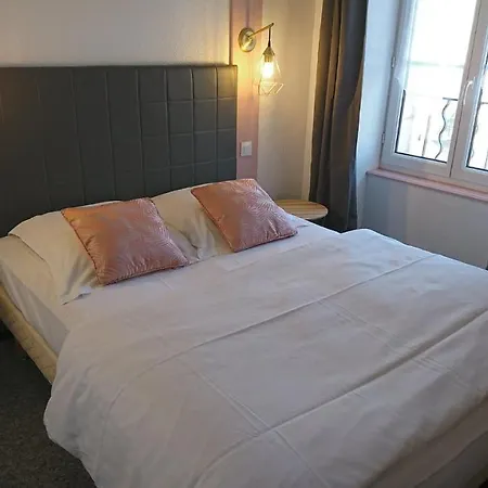 호텔 Les Deux Porches 2*