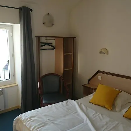 Hotel Les Deux Porches Verrieres (Charente)