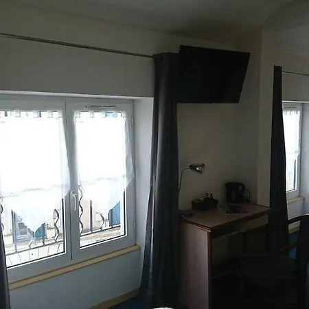 Hotel Les Deux Porches Verrieres (Charente)