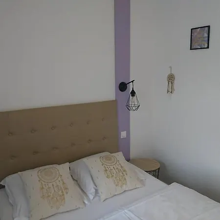 Hotel Les Deux Porches Verrieres (Charente)