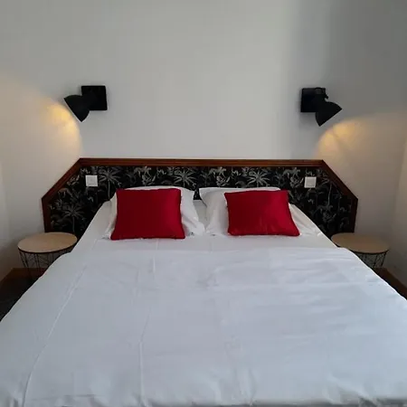 Les Deux Porches Hotel Verrieres (Charente)