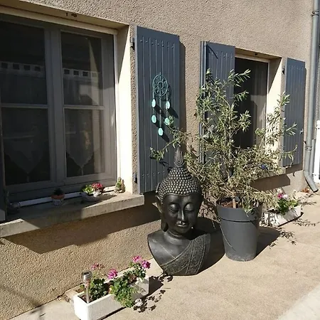 Hotel Les Deux Porches Verrieres (Charente)