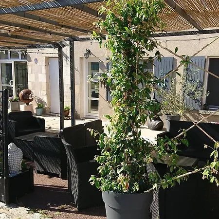 Les Deux Porches Verrieres (Charente)