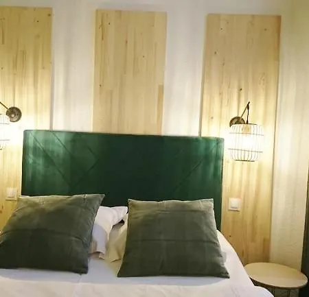 Hotel Les Deux Porches 2*