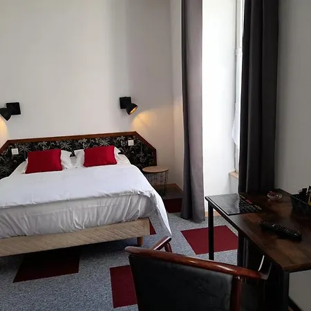 Hotel Les Deux Porches Verrieres (Charente)