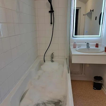 Les Deux Porches 호텔 Verrieres (Charente)