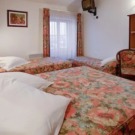 Les Deux Porches Hotel 2*