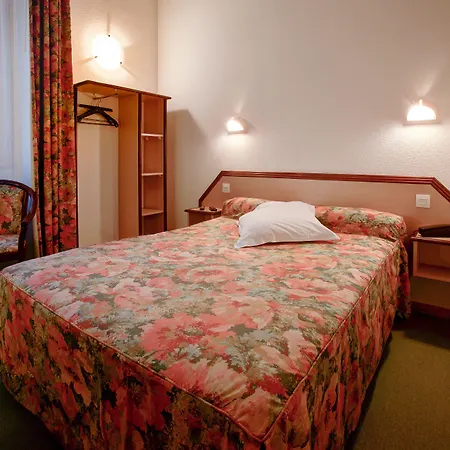Les Deux Porches Hotel Verrieres (Charente)