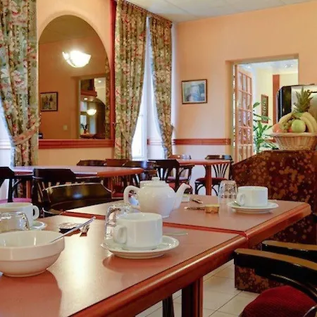 Les Deux Porches 2* Verrieres (Charente)