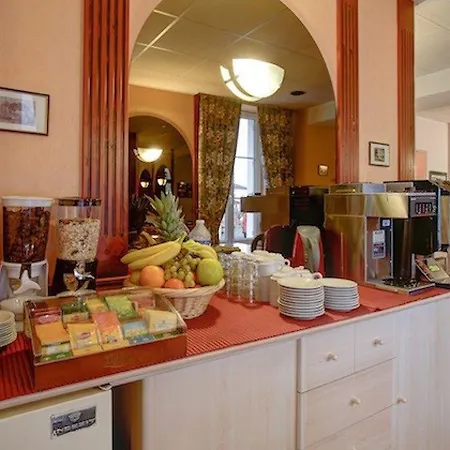 호텔 Les Deux Porches 2*