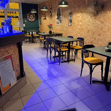 Les Deux Porches