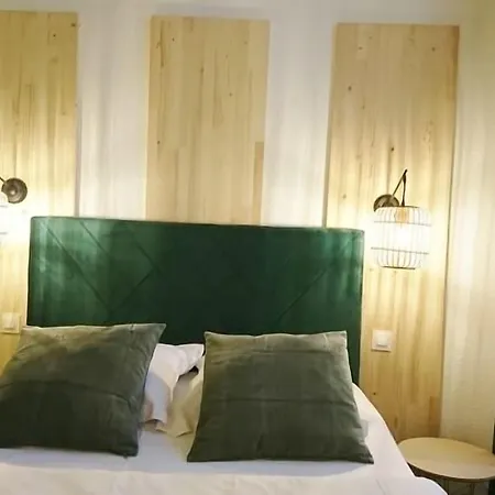 Les Deux Porches Hotel Verrieres (Charente)