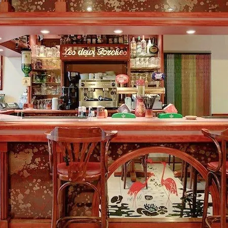 Hotel Les Deux Porches Verrieres (Charente)