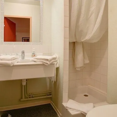 Hotel Les Deux Porches Verrieres (Charente)