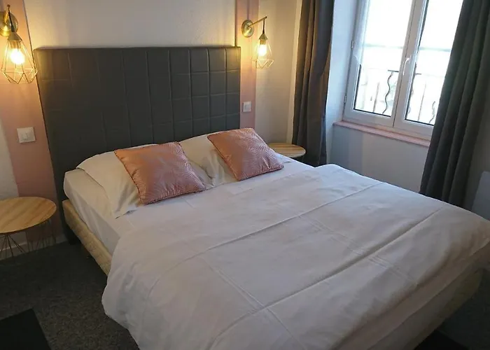 Otel Les Deux Porches 2*