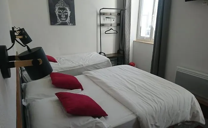 Les Deux Porches Verrieres (Charente)