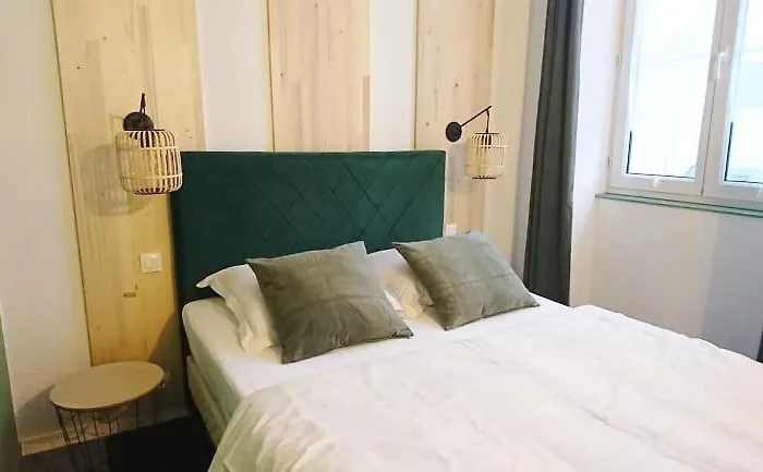 Les Deux Porches Otel Verrieres (Charente)