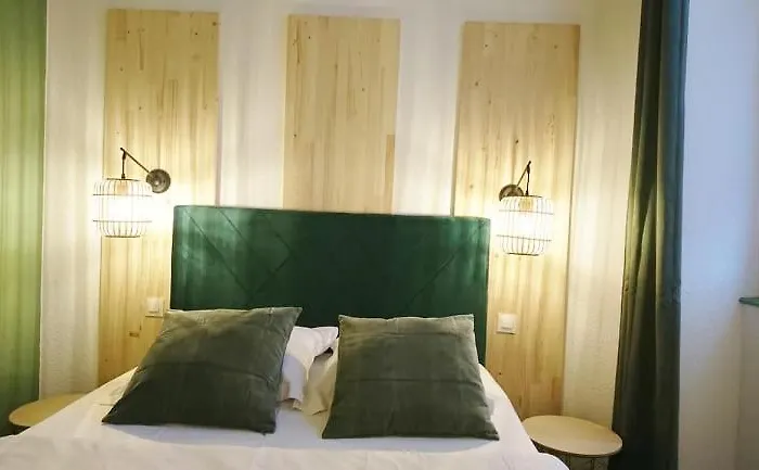 Otel Les Deux Porches 2*