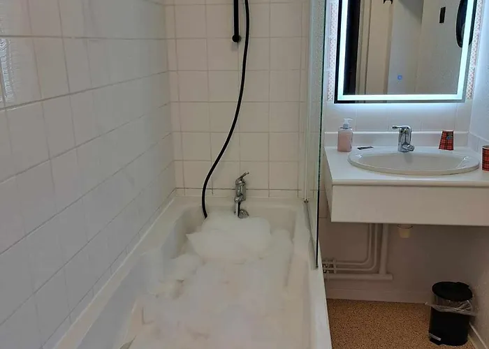 Les Deux Porches Otel Verrieres (Charente)