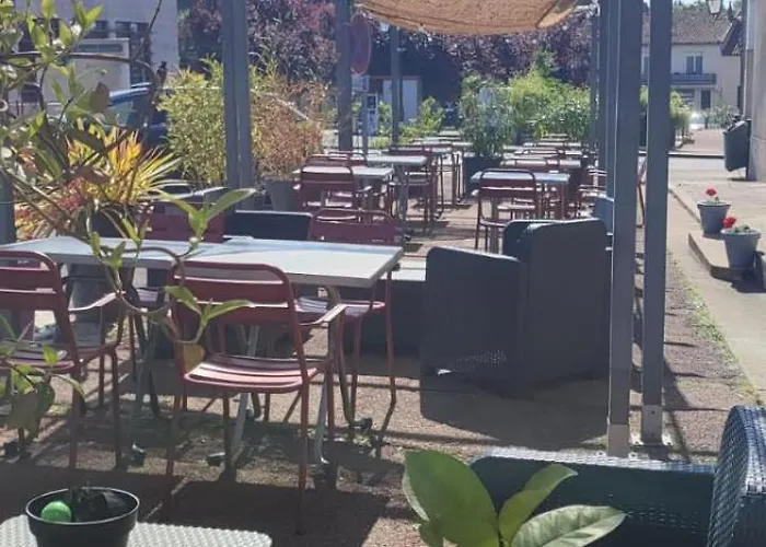 Les Deux Porches 2* Verrieres (Charente)