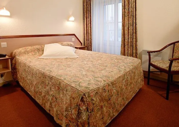 Les Deux Porches Verrieres (Charente)