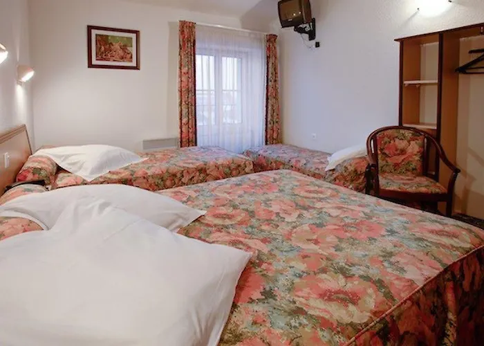 Les Deux Porches Otel 2*