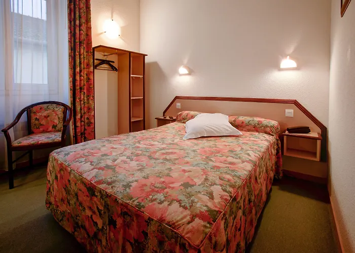 Les Deux Porches Otel Verrieres (Charente)