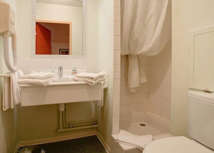 Les Deux Porches Verrieres (Charente)