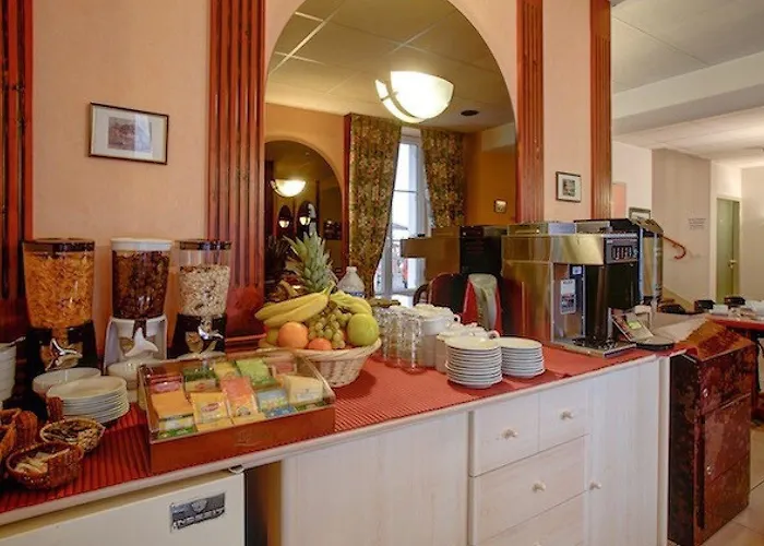 Otel Les Deux Porches 2*