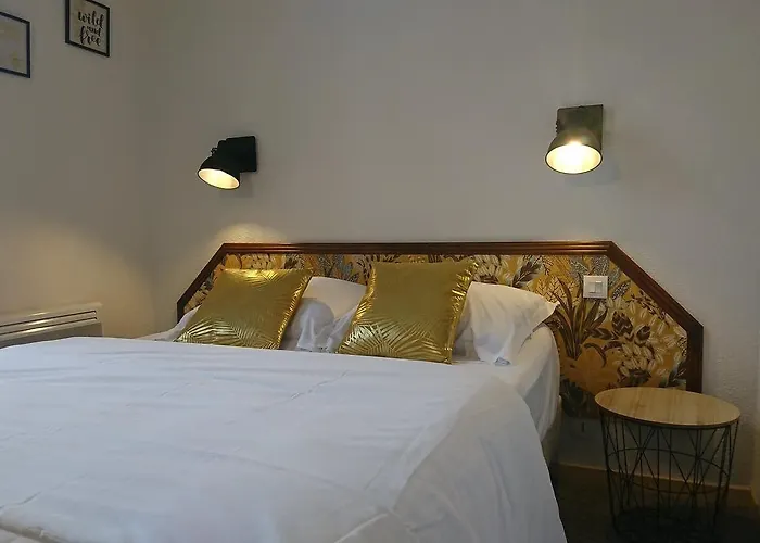 Otel Les Deux Porches 2*